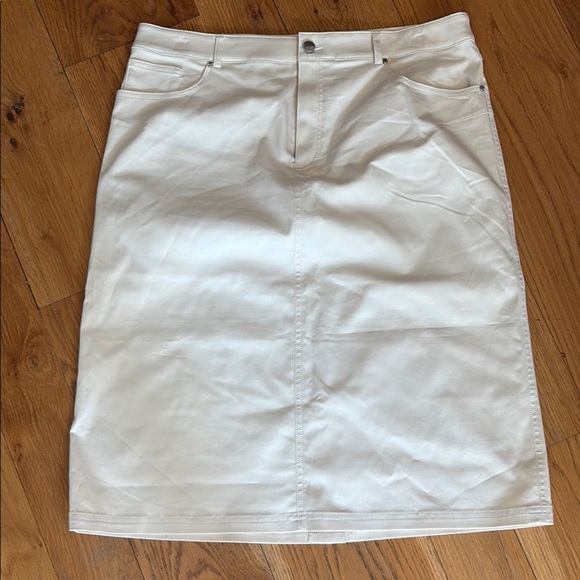 Elie Tahari Skirt. Size 14 - Picture 1 of 7